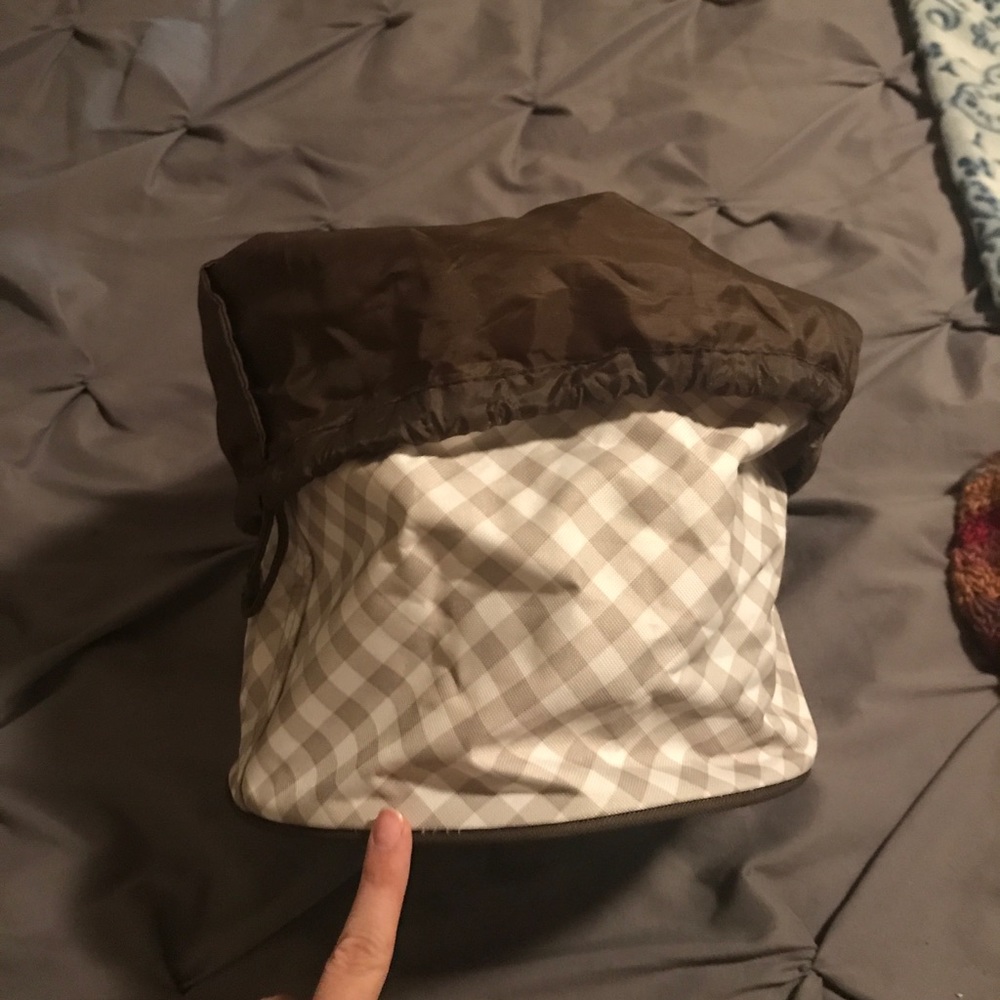 Thirty one bucket bin